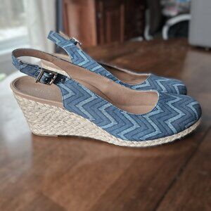 Vionic Coralina Slingback Wedge in Navy